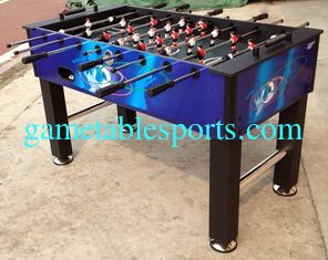 Chine Table de jeu de football multicolore de 5 pieds Table de foot en bois confortable pour le match de kickers fournisseur