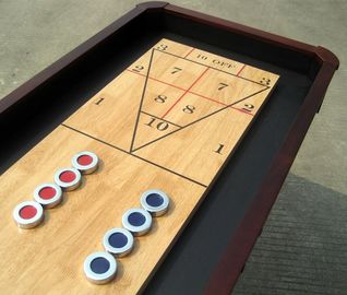 Attractive table de shuffleboard pour l' intérieur, table de shuffleboard personnalisée pour le plaisir en famille fournisseur